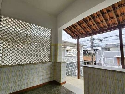 Casa com 3 quartos para alugar, 149 m² por R$ 2.100/mês - Santa Catarina - Juiz de Fora/MG