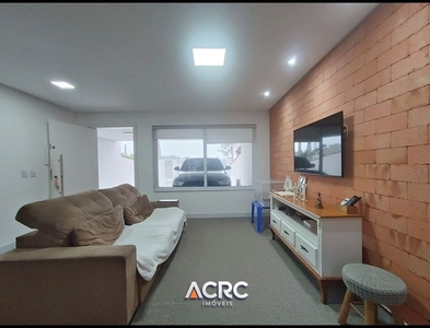 Casa no Bairro Fortaleza Alta em Blumenau com 3 Dormitórios (3 suítes) e 178 m²