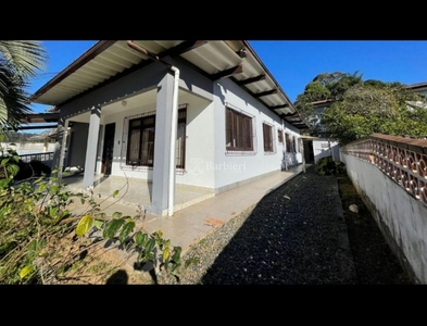 Casa no Bairro Fortaleza em Blumenau com 4 Dormitórios (1 suíte) e 150 m²