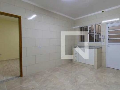 Casa para Aluguel - Vila Nova Galvão, 1 Quarto, 32 m2