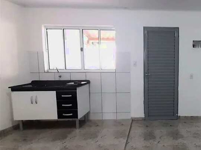 Conforto e Praticidade: Seu Lar Reformado! Alugue já uma casa com 2 dormitórios