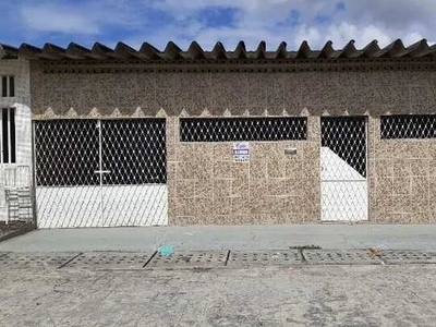 Excelente casa na rua amazonas na vila popular em frente a padaria Karla