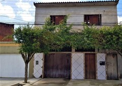 3 Casa à venda, no Village, por R$ 210.000 - Village Campestre