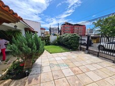 Casa com piscina na Jatiúca