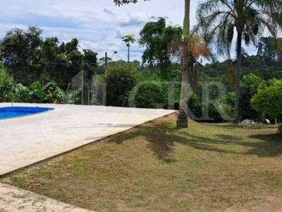 Alugo chácara 1500m2 5 dormitórios com piscina - paraíbuna sp
