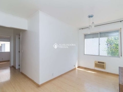 Apartamento com 2 quartos à venda na travessa serafim terra, 49, jardim botânico, porto alegre, 55 m2 por r$ 225.000