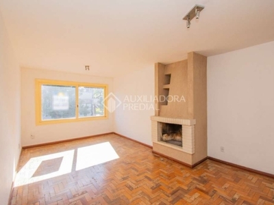 Apartamento com 2 quartos para alugar na rua felipe de oliveira, 495, petrópolis, porto alegre, 110 m2 por r$ 1.600
