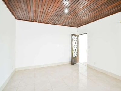 Casa com 2 quartos para alugar na avenida eduardo prado, 1543, cavalhada, porto alegre, 54 m2 por r$ 1.800