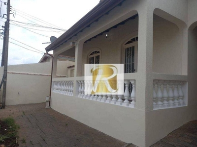 Casa com 3 Quartos e 3 banheiros à Venda, 250 m² por R$ 420.000