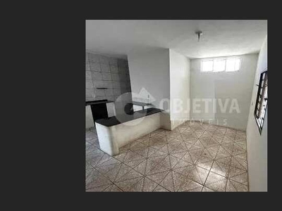 Casa para aluguel, 3 quartos, 1 vaga, RESIDENCIAL GRAMADO - UBERLANDIA/MG