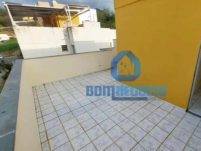 EXCELENTE APARTAMENTO NA COBERTURA - BAIRRO PARQUE DAS AROEIRAS