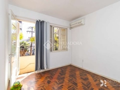 Apartamento com 2 quartos à venda na avenida bastian, 497, menino deus, porto alegre, 63 m2 por r$ 320.000