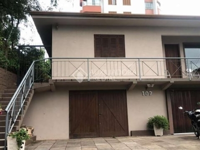 Casa comercial para alugar na rua santa catarina, 107, centro, novo hamburgo, 144 m2 por r$ 7.000