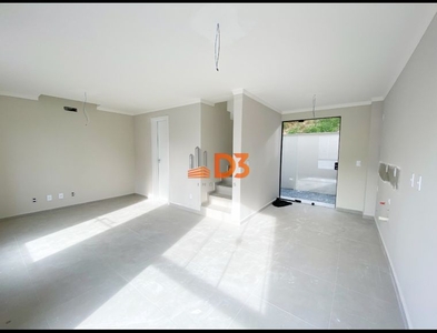 Casa no Bairro Água Verde em Blumenau com 2 Dormitórios (2 suítes) e 72.31 m²