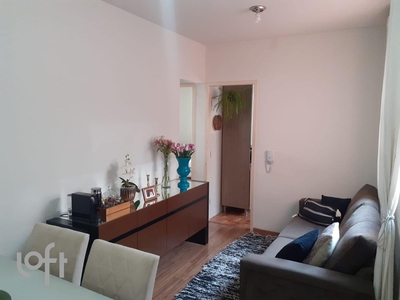 Apartamento à venda em Caiçara-Adelaide com 55 m², 1 vaga