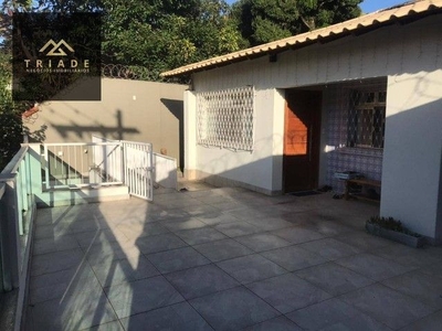 Casa em Maruipe, 03 quartos com suíte , quintal