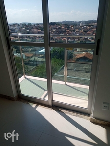 Apartamento à venda em Candelária com 109 m², 3 quartos, 1 suíte, 1 vaga