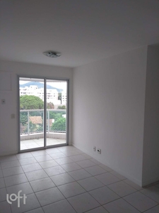 Apartamento à venda em Taquara com 66 m², 2 quartos, 1 suíte, 1 vaga