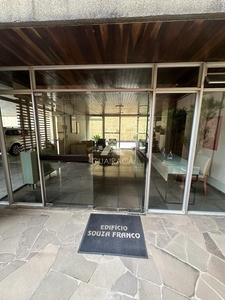 Apartamento em Batel, Curitiba/PR de 181m² 3 quartos para locação R$ 2.650,00/mes