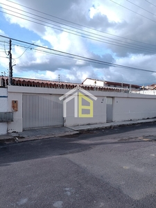 Casa em Aleixo, Manaus/AM de 252m² 3 quartos à venda por R$ 635.000,00 ou para locação R$ 4.500,00/mes