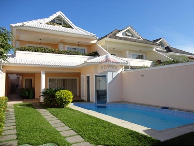 Casa em Barra da Tijuca, Rio de Janeiro/RJ de 300m² 5 quartos para locação R$ 15.000,00/mes