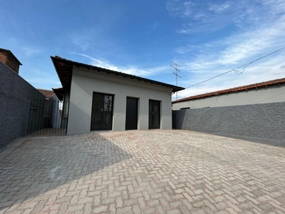 Casa em João XXIII, Vinhedo/SP de 170m² para locação R$ 5.500,00/mes