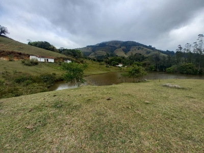 Fazenda em Zona Rural, Ouro Fino/MG de 186m² à venda por R$ 1.099.000,00