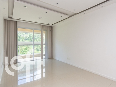 Apartamento à venda em Recreio dos Bandeirantes com 77 m², 3 quartos, 1 suíte, 1 vaga