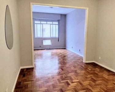 Apartamento com 2 dormitórios à venda, 64 m² por R$ 780.000,00 - Copacabana - Rio de Janei
