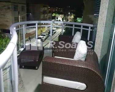 Apartamento com três quartos sendo um suíte, em Vila Valqueire, Rua Recreio