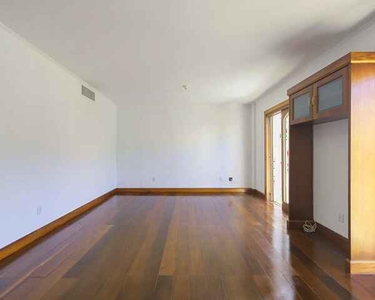 Apartamento Padrão, 3 dormitórios, 1 suítes, 3 banheiro, 2 vagas na garagem, 155M² de Área