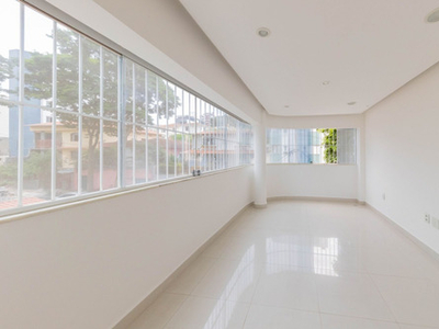 Apto Liberdade | 4 Quartos | 140 M² | Cond: R$500.0 | 3 Vagas