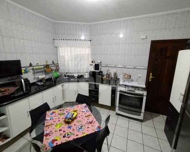 Casa Assobradada 210 m² a venda no Parque Novo Oratório, 3 dormitórios, 8 vagas , Santo An