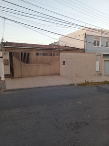 CASA NO FAROL - RESIDENCIAL OU COMERCIAL