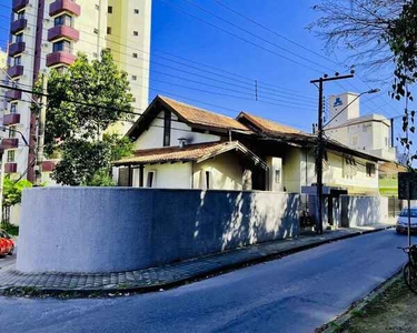 Casa Padrão, 4 dormitórios, 4 suíte, 9 banheiro, 3 vagas na garagem, 460M² de Área Constru