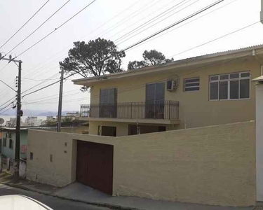 Casa para venda tem 223 metros quadrados com 4 quartos em Agronômica - Florianópolis - SC