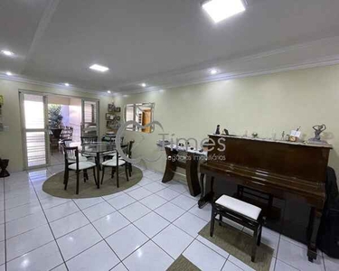 Casa sobrado com 4 quartos - Bairro Jardim América em Goiânia