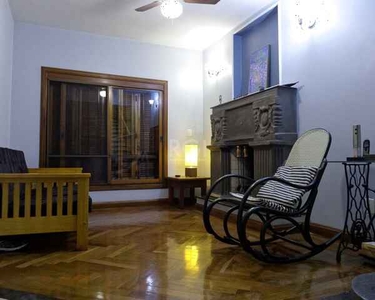 ![CDATA[Casa para Venda - 317m², 3 dormitórios, sendo 1 suites, Teresópolis, Porto Alegre