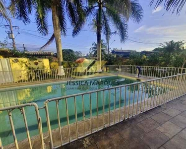 Linda casa pronta com 4 quartos, área gourmet e piscina em Unamar - Cabo Frio - RJ