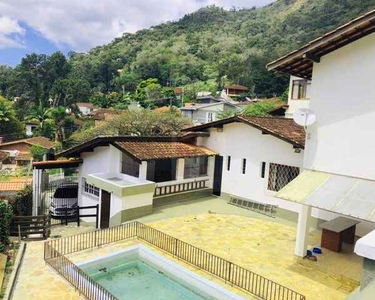 Localização privilegiada! 5 quartos por R$ 770.000 - Iucas - Teresópolis/RJ