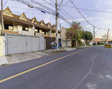 Triplex à venda no bairro jardim das Américas. 3 vagas de garagem. 3 quartos, sendo uma Su