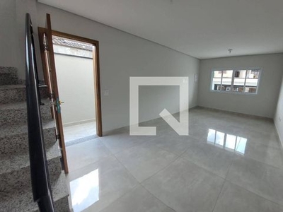 CASA mobiliada com 3 dormitórios e 2 garagens