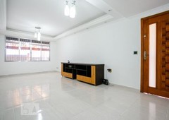 CASA mobiliada com 3 dormitórios e 2 garagens