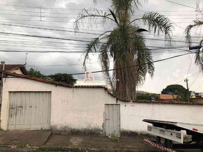 Casa com 2 quartos para alugar no bairro Vila Santa Luzia, 120m²