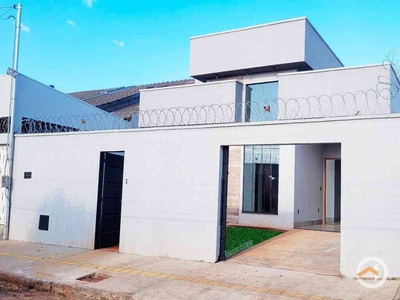 Casa com 3 quartos à venda no bairro Residencial Fidelis, 200m²