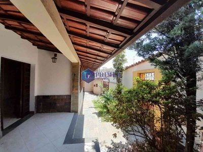 Casa com 4 quartos à venda no bairro Santa Efigênia, 145m²