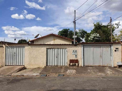 Casa com 4 quartos à venda no bairro Vila Paraíso, 501m²
