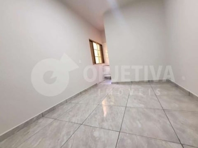 Casa para aluguel, 4 quartos, 2 suítes, 2 vagas, martins - uberlandia/mg