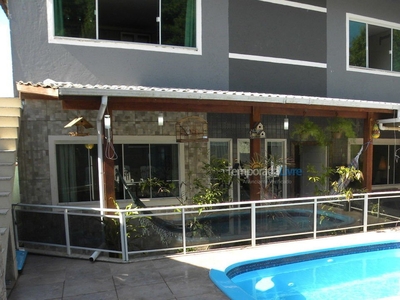 Excelente Casa com piscina e Jacuzzi, entre a praia Brava e Lagoinha.