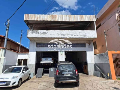 Galpão à venda no bairro Cachoeirinha, 517m²